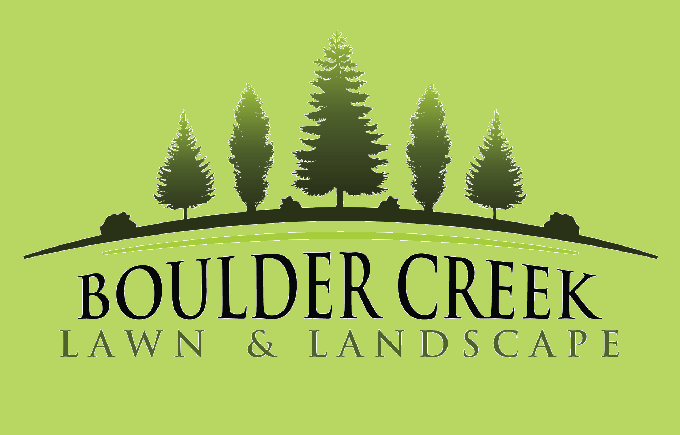 ボルダー クリークの芝生と風景のロゴ