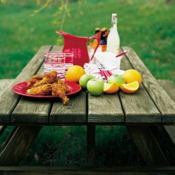 10 Idei inteligente pentru bucătării și mese în aer liber