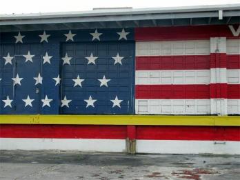 4 Aturan Mengejutkan tentang Melukis Bendera Amerika