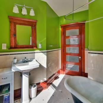Toimetajate valikud: meie lemmik rohelised vannitoad