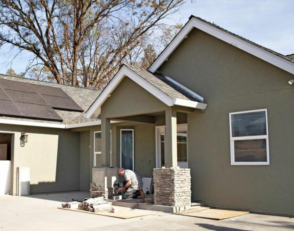 Paradise, Kalifornia, befejezi az újonnan újjáépített házat