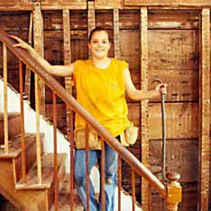 < p> < strong> Laura Cyr, 16 </strong> < br> Ειδικότητα: Ξυλουργική </p> < p> Συνεργασία με: TOH master carpenter Norm Abram < br> Ελπίζει να: Ξεκινήσει τη δική της εταιρεία συμβάσεων μετά την απόκτηση επαγγελματικού πτυχίου κολέγιο. </p>